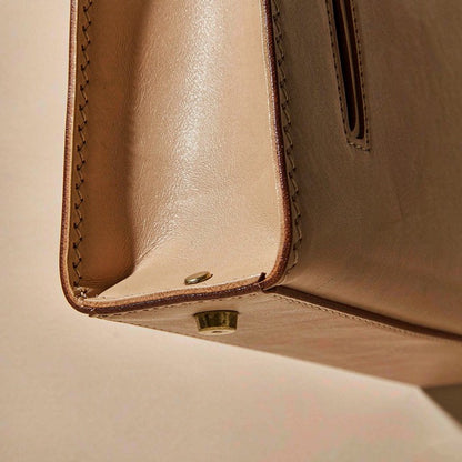 The Avenue Tote
